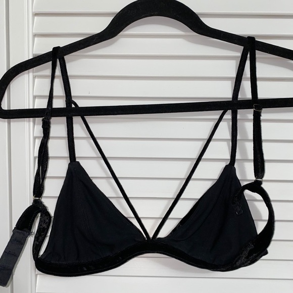 Velvet Bralette - Picture 2 of 4